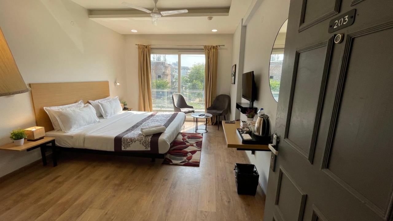 Saltstayz Express - Medicity Near Medanta Hospital Gurgaon Zewnętrze zdjęcie